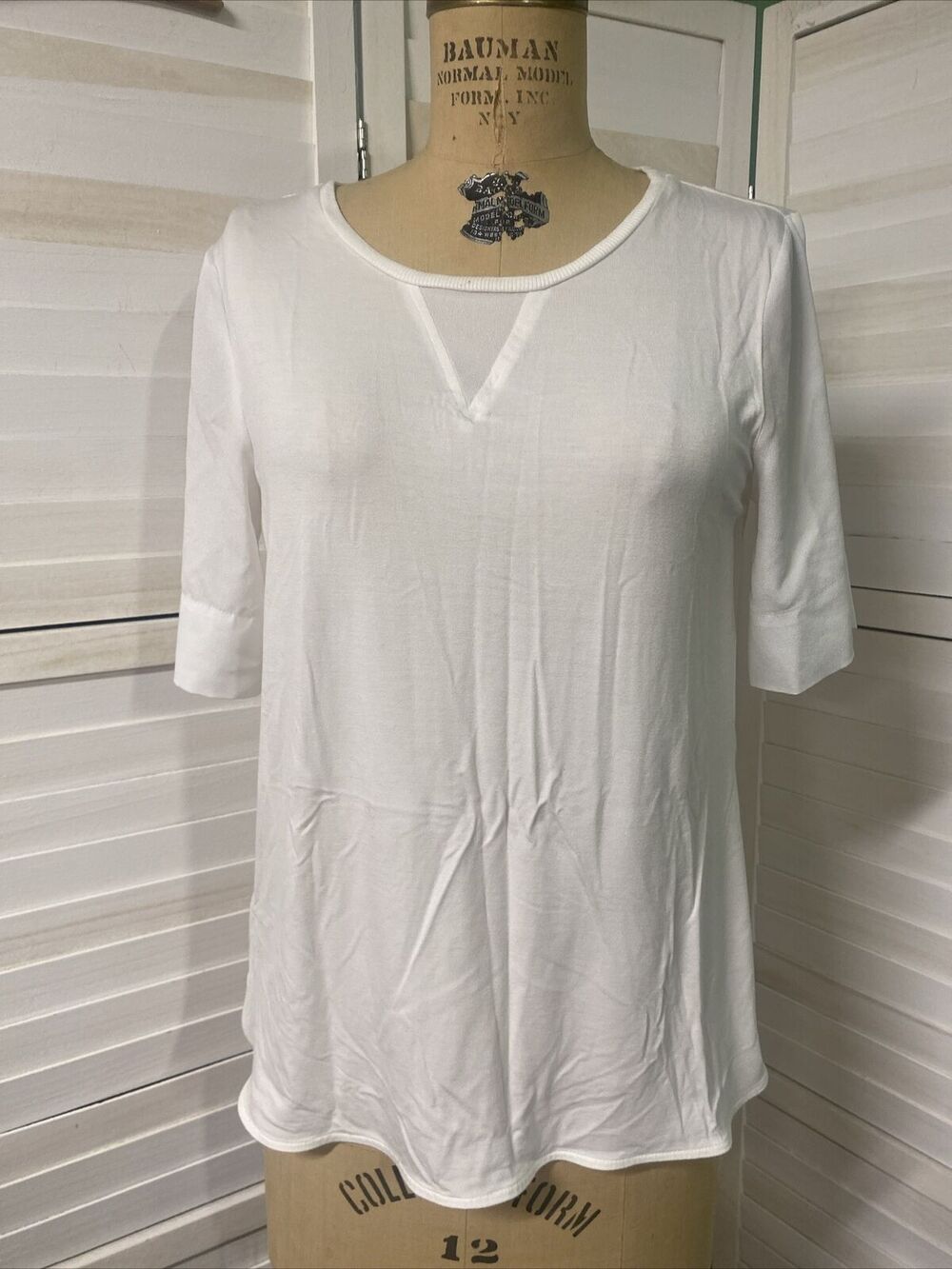 Calvin Klein Women’s White Relaxed Fit Shirt Round Neck Short Sleeve Sz Medium
